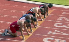 米兰体育官网-赛道与球场，当F1争冠焦点遇上尼克斯的节奏掌控