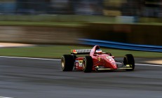 米兰体育官网-跨界狂飙，浙江大胜映衬库里F1赛道上的三分绝杀