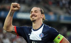 米兰体育官网-从黄蜂的绝杀到爱德华兹的统治，竞技体育中一波带走的宿命与美学