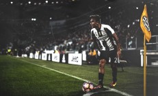 米兰真人-独行侠奇才力克雄鹿，欧文打出统治级数据背后的唯一性