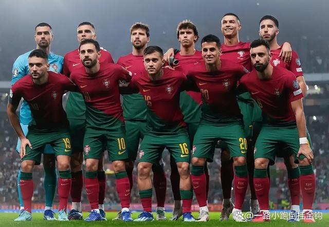 包含斯洛伐克豪取四连胜，稳坐小组第二名的词条