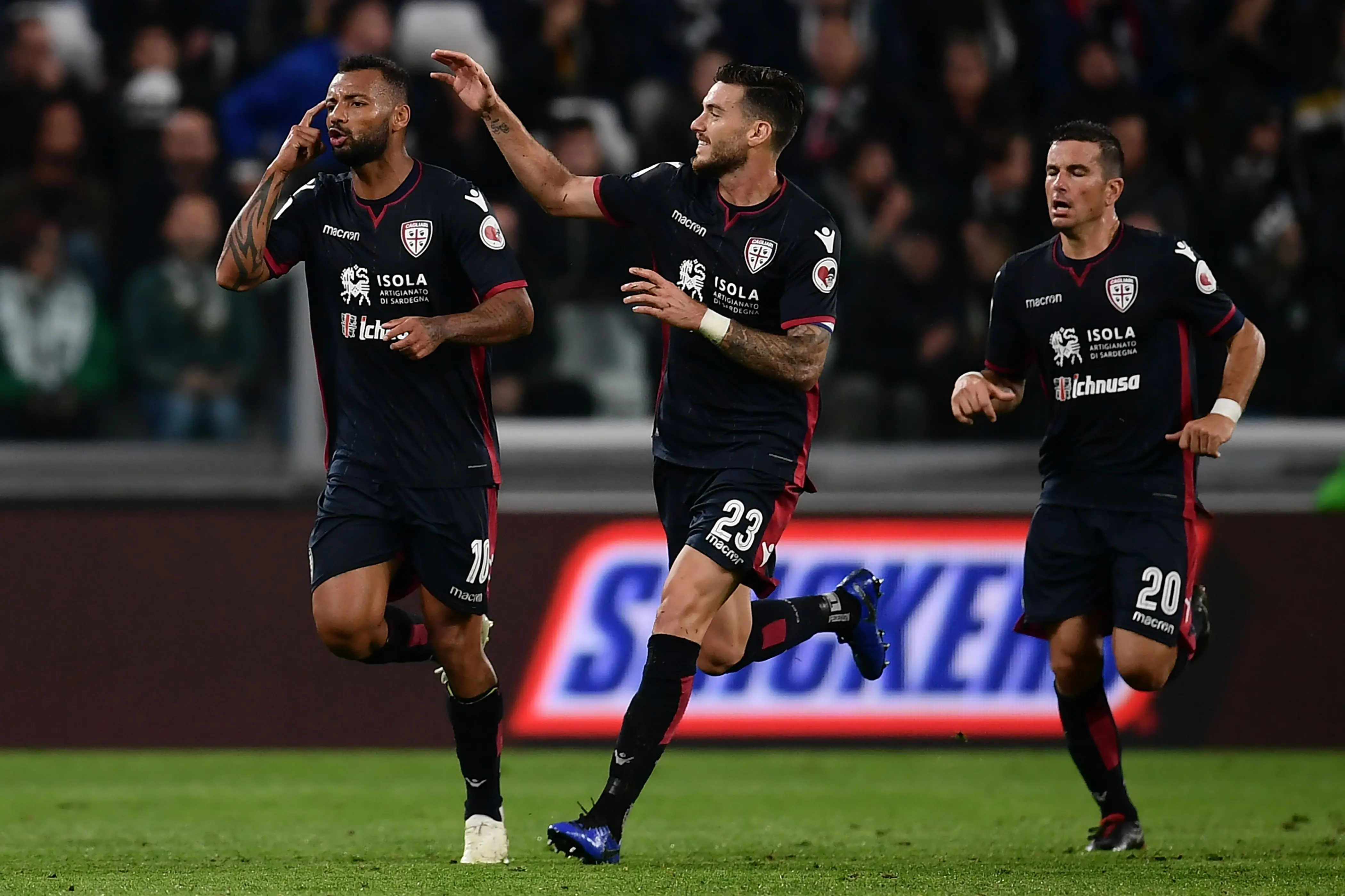 关于AC米兰球员集体发声感谢粉丝支持的信息