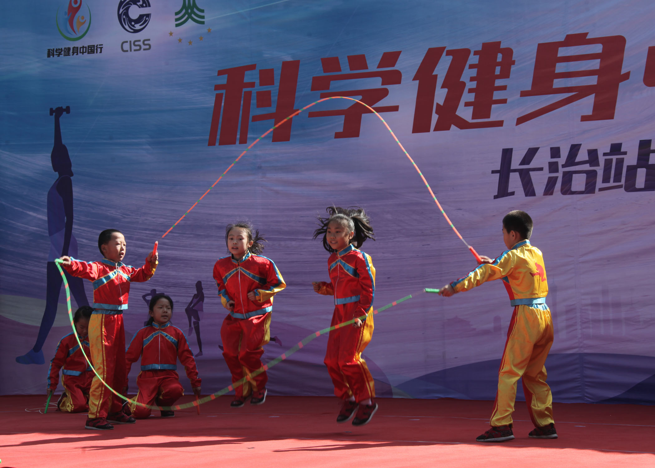 维罗纳展现出色实力，气势如虹赢得观众掌声