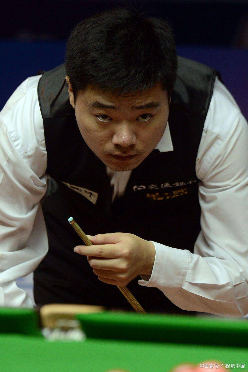 包含球员个人表现抢眼，一人凭实力领先的词条