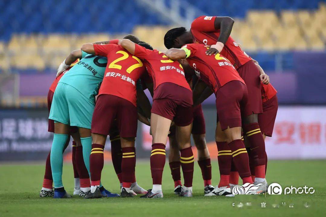 包含苏宁上港激战河北华夏幸福，最终握手言和的词条