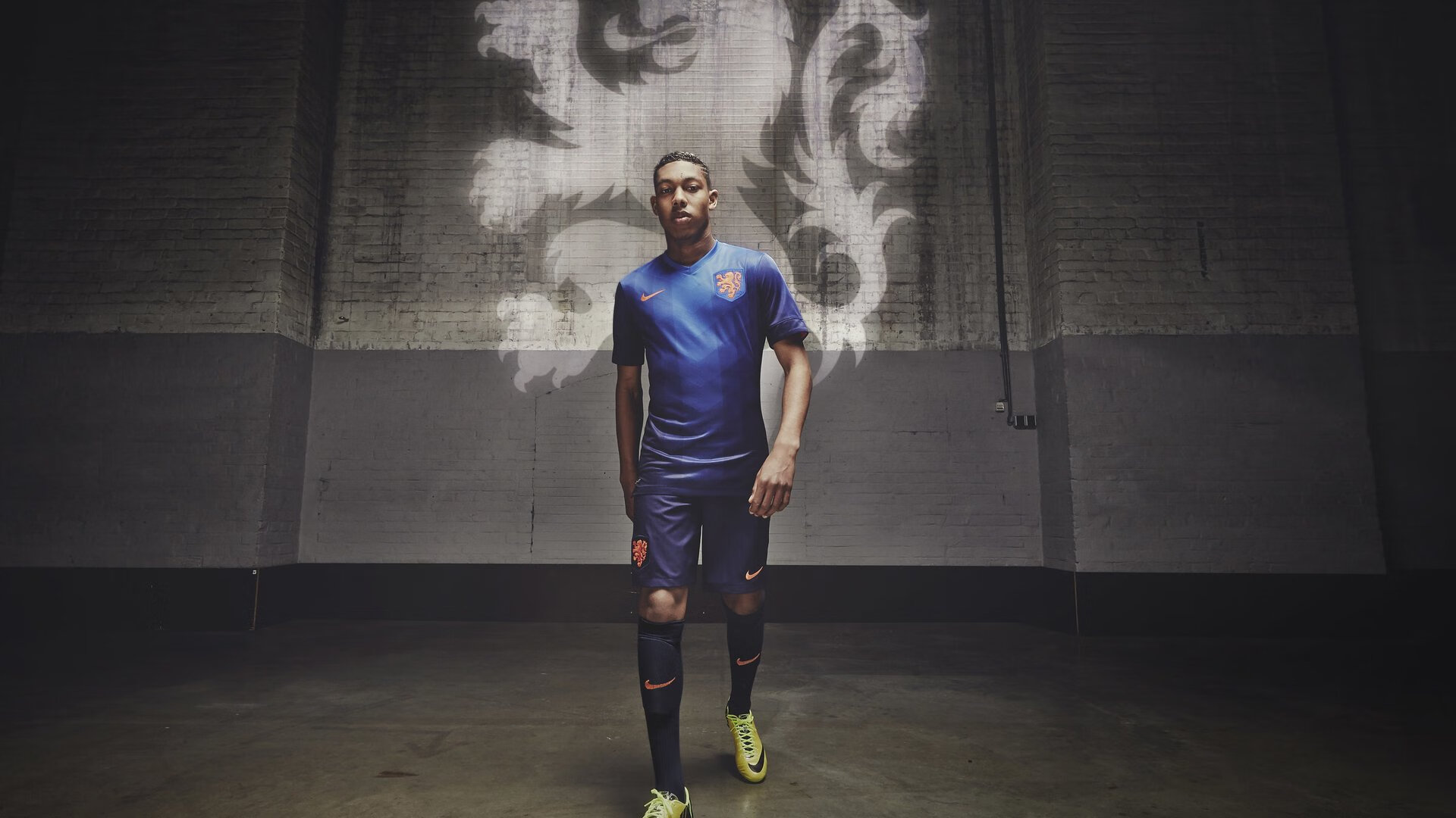 跨界传奇，当福登接管NBA季后赛，日本足球如何逆转巴黎思维