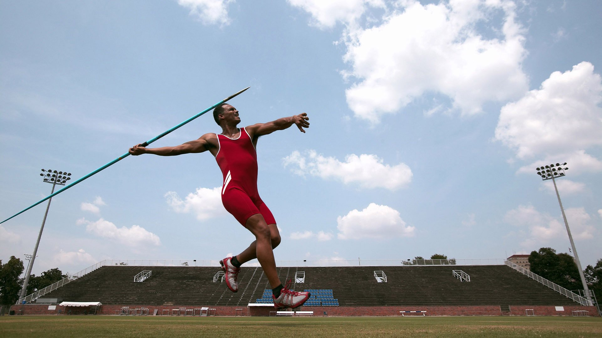 当岭南虎啸遇上雷霆万钧，詹姆斯关键回合的东方启示录