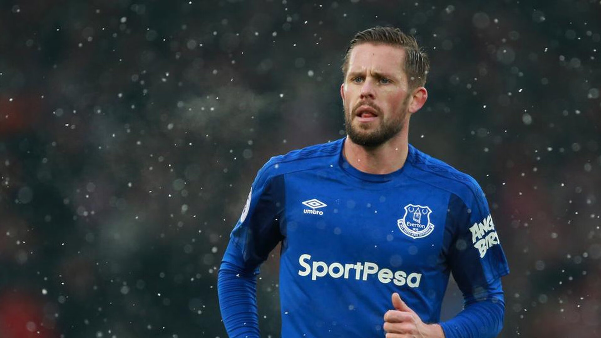 库里演绎完美控场艺术，凯尔特人团队篮球击溃广东队防线