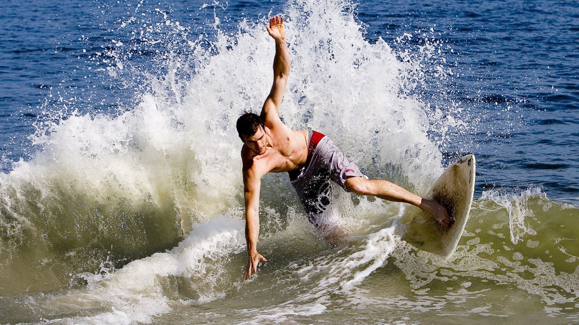 教科书般的掌控力，拉梅洛·鲍尔单节导演魔术，灰熊防线瞬间崩塌